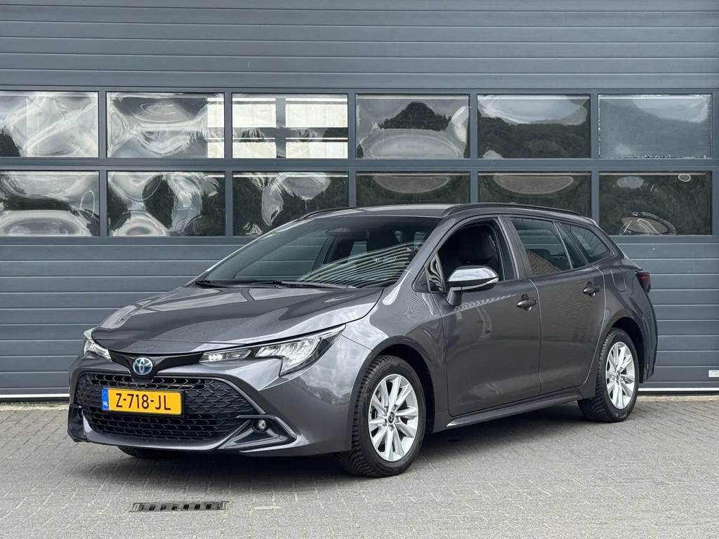 Toyota Corolla (2024) — foto 1