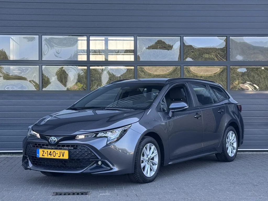 Toyota Corolla (2024) — foto 1