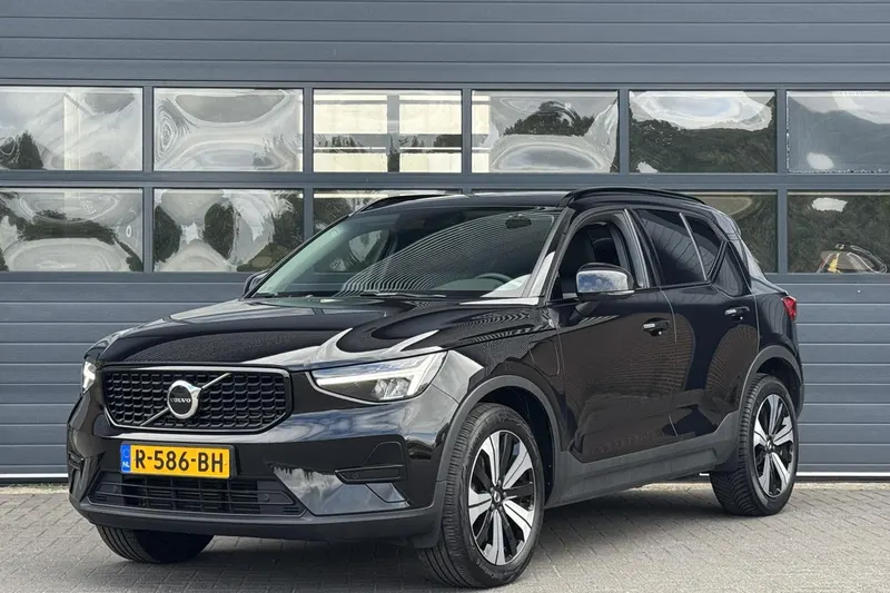 Volvo XC40 (2022)