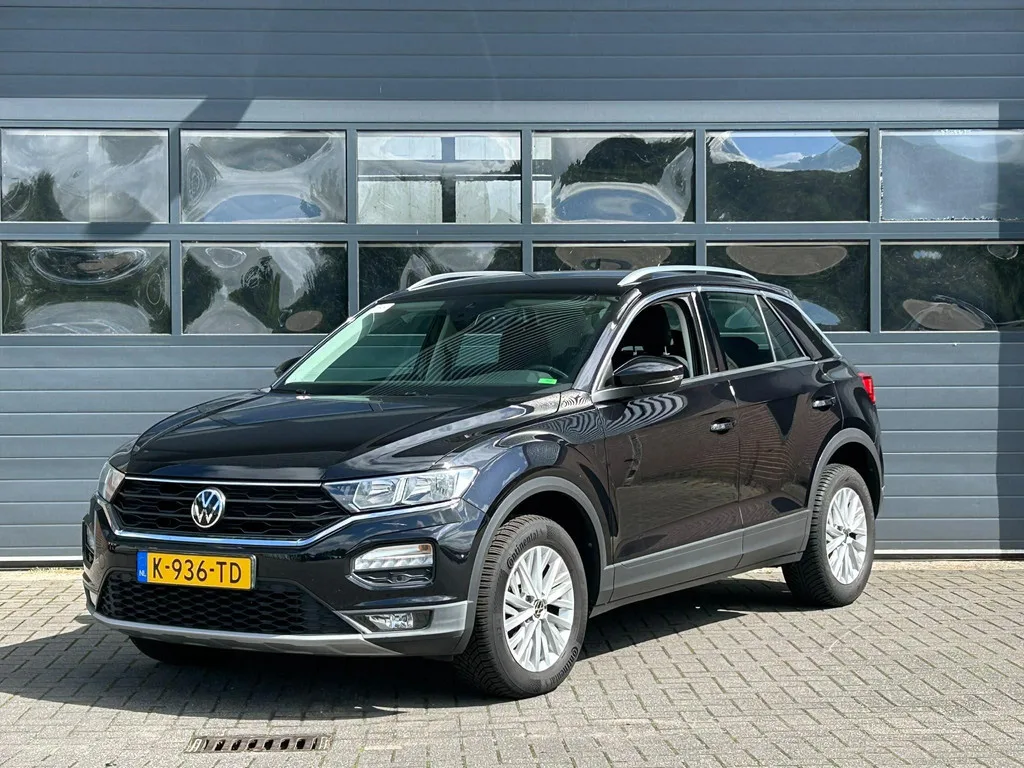 Volkswagen T-Roc (2021) — foto 1
