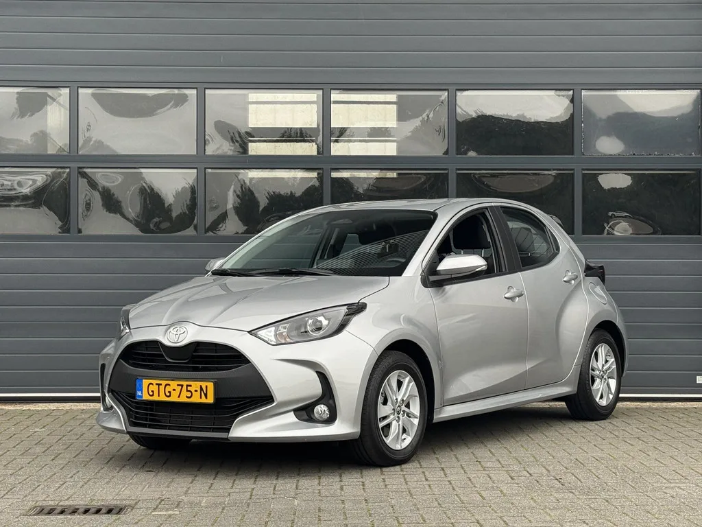 Toyota Yaris (2024) — foto 1