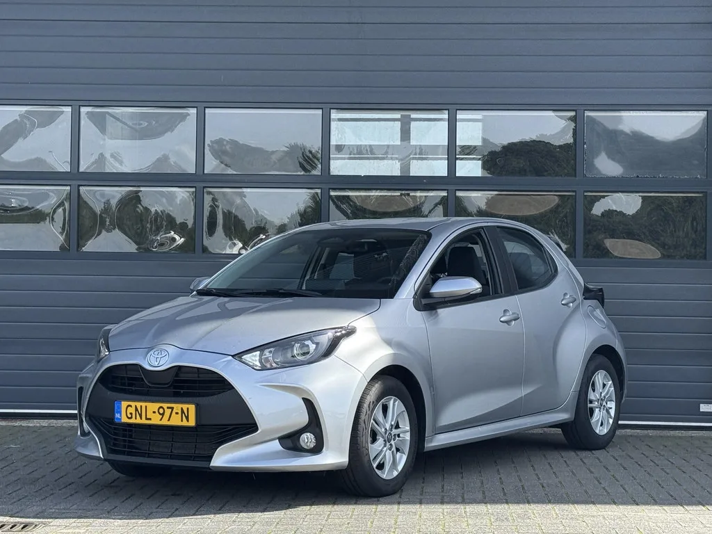 Toyota Yaris (2024) — foto 1