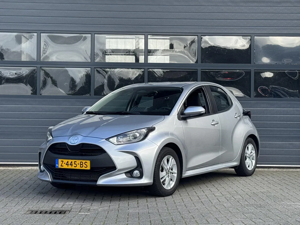 Toyota Yaris (2024) — foto 1
