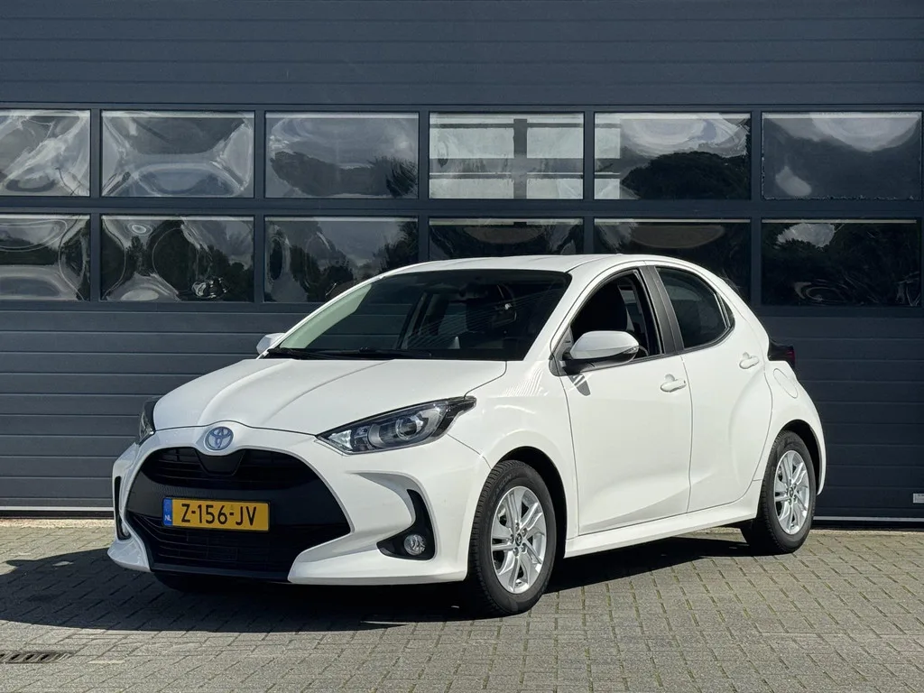 Toyota Yaris (2024) — foto 1