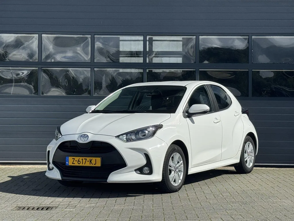 Toyota Yaris (2024) — foto 1