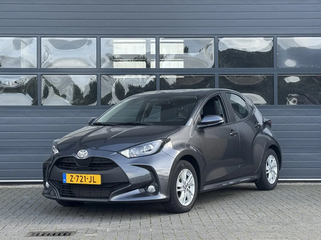 Toyota Yaris (2024) — foto 1