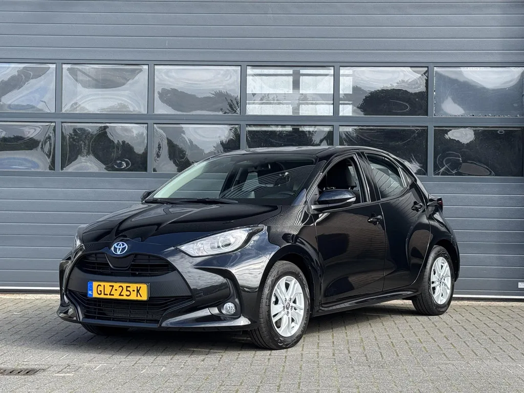 Toyota Yaris (2024) — foto 1