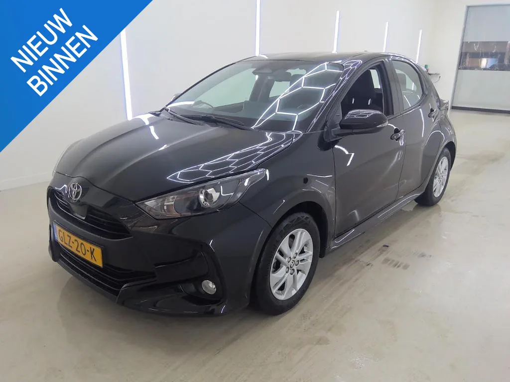 Toyota Yaris (2024) — foto 1