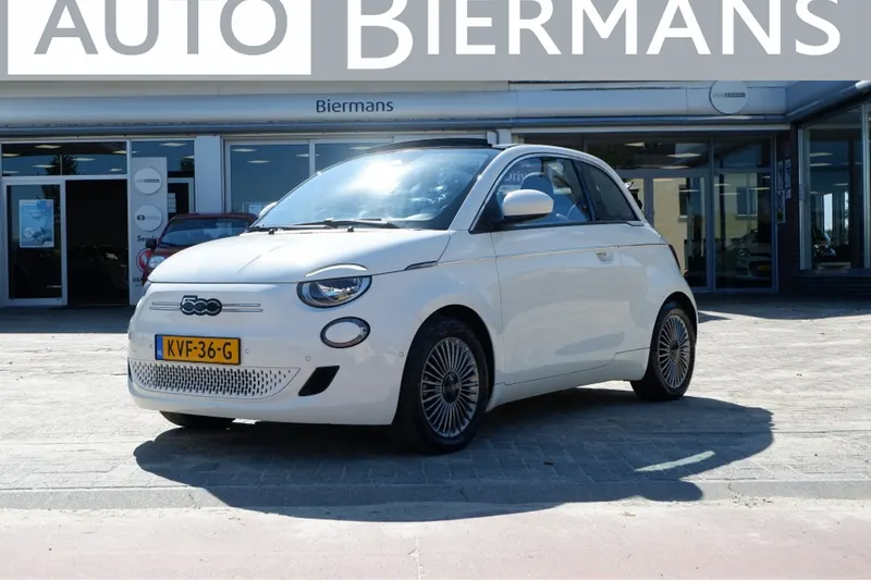 Fiat 500C (2023)