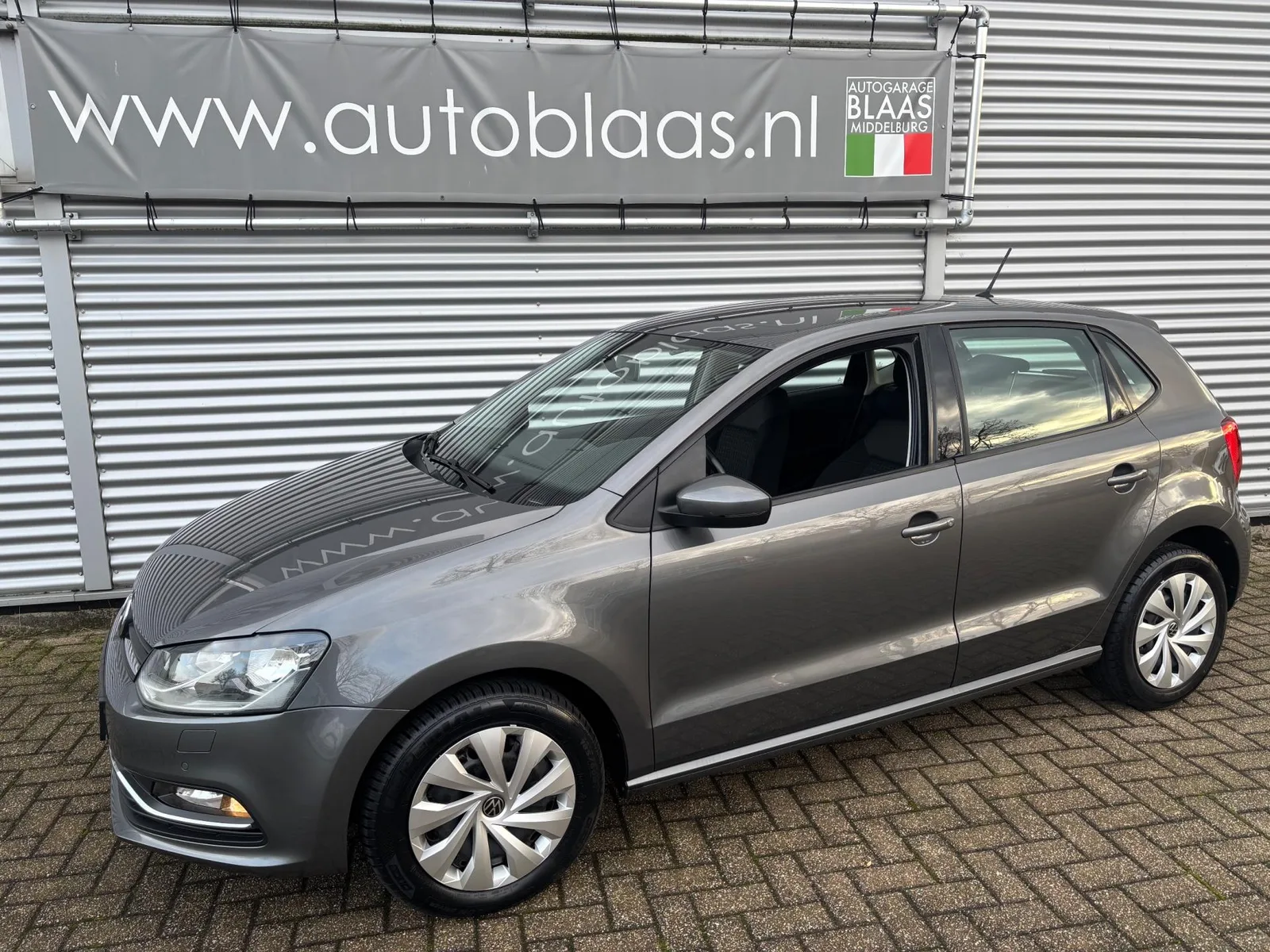 Volkswagen Polo (2015) — foto 1