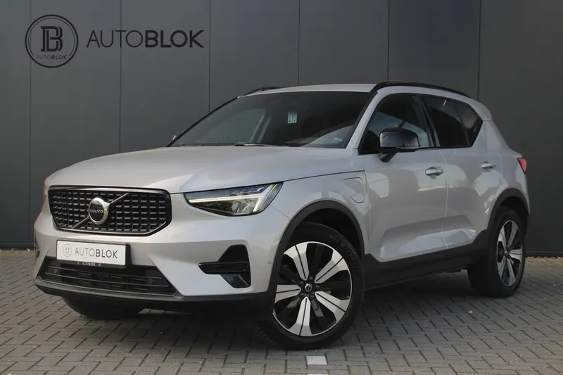 Volvo XC40 (2023)