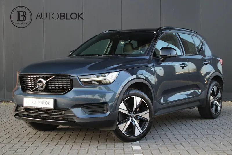 Volvo XC40 (2022)