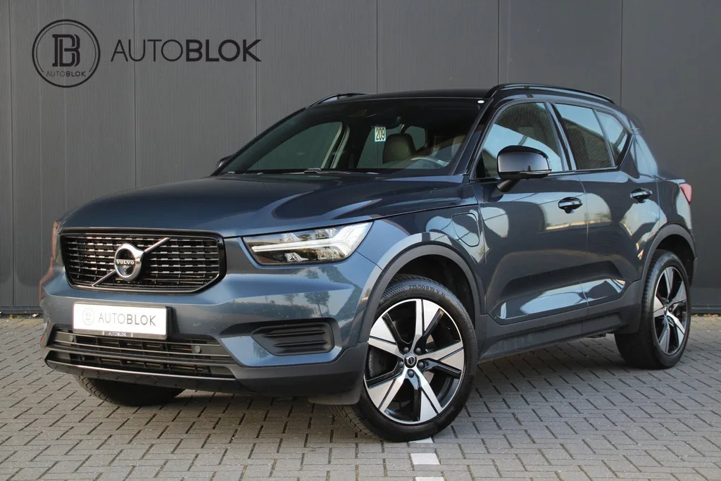 Volvo XC40 (2022) — foto 1