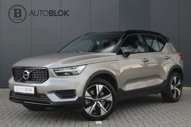 Volvo XC40 (2022)