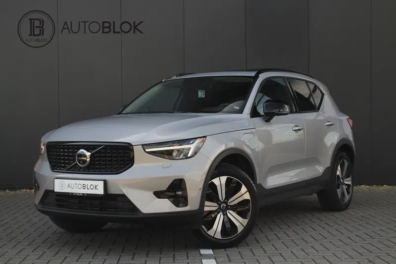 Volvo XC40 (2023)