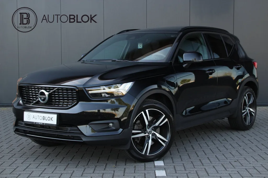 Volvo XC40 (2021) — foto 1