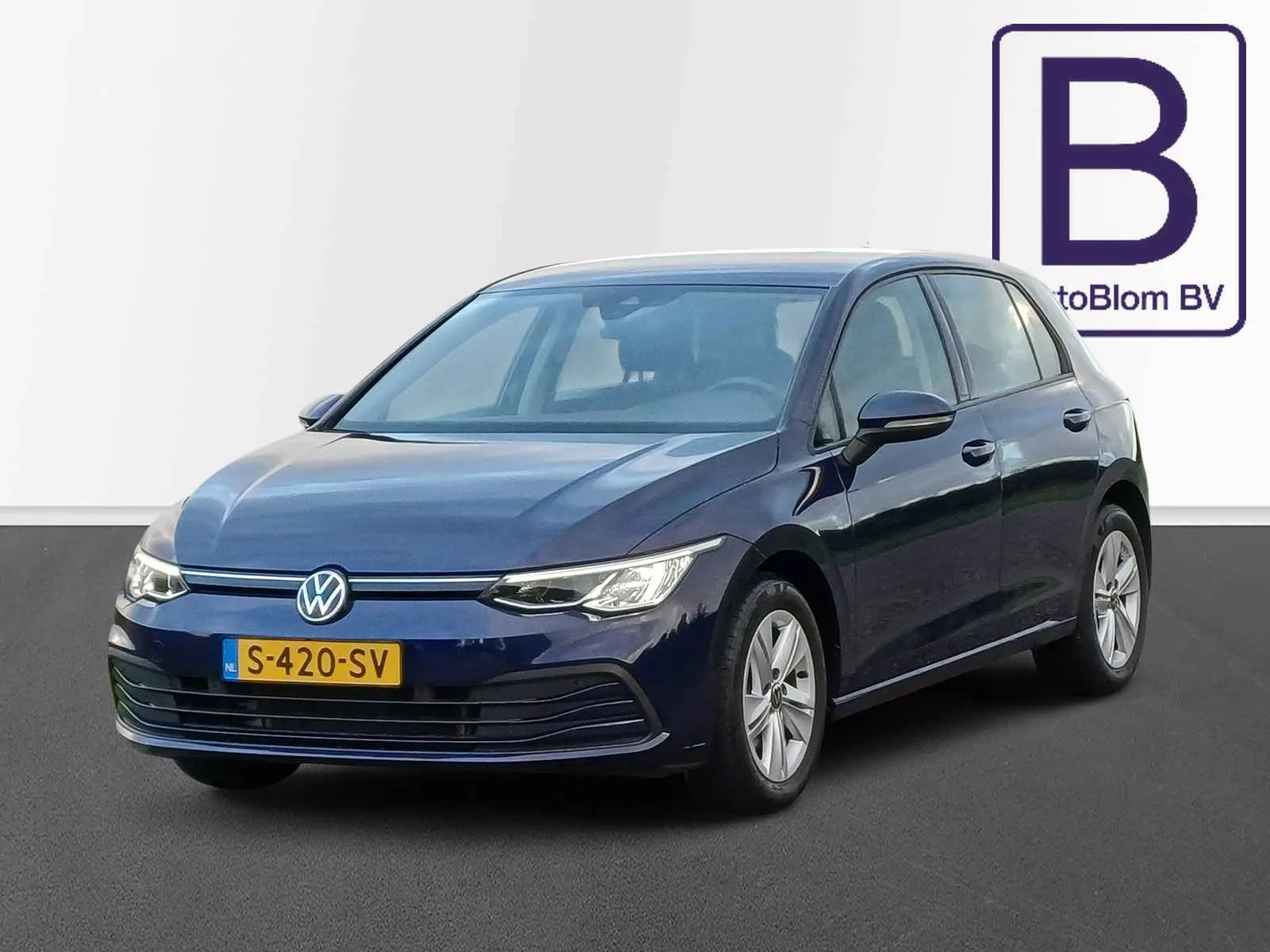 Volkswagen Golf (2023) — foto 1