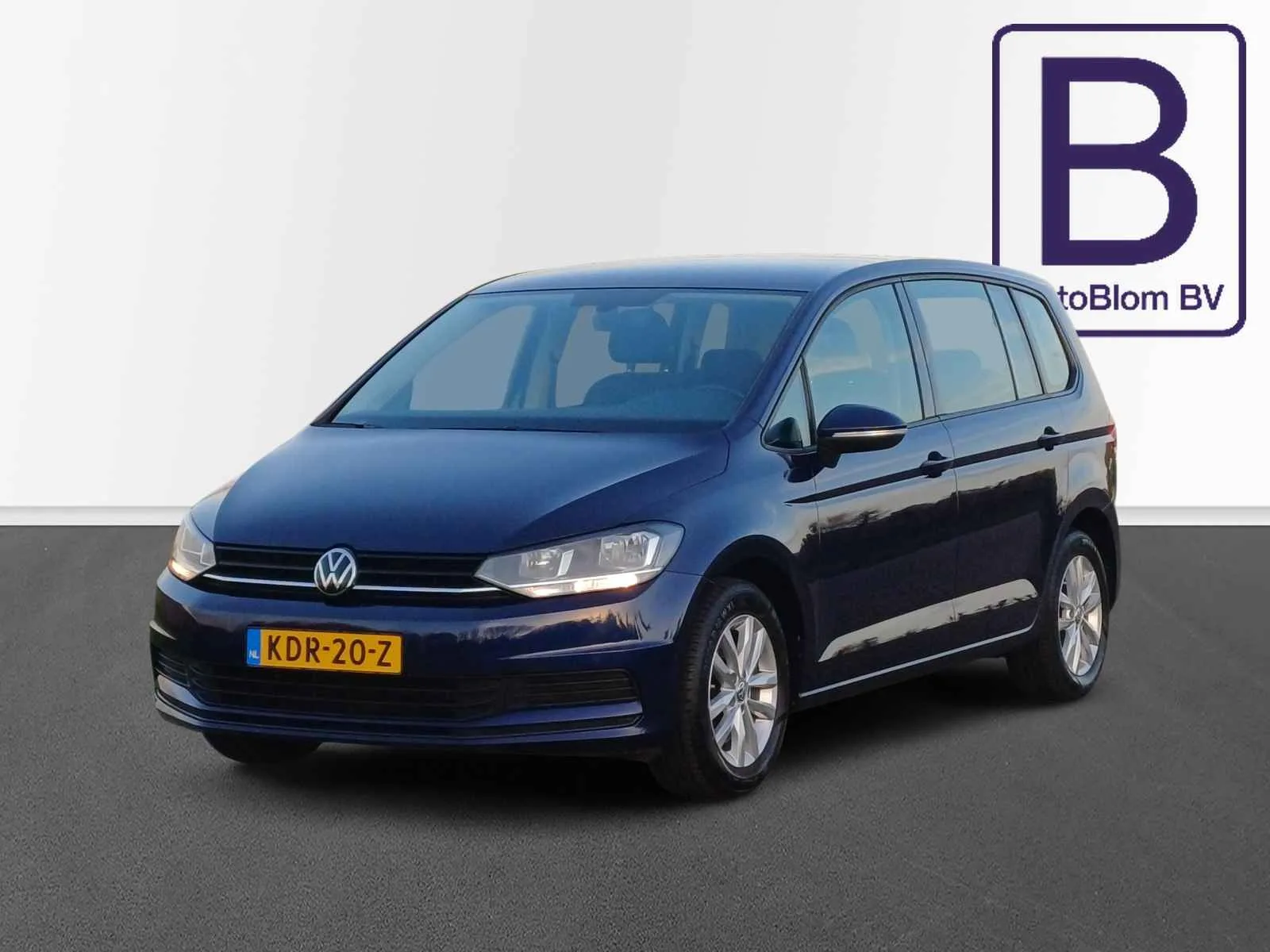 Volkswagen Touran (2020) — foto 1