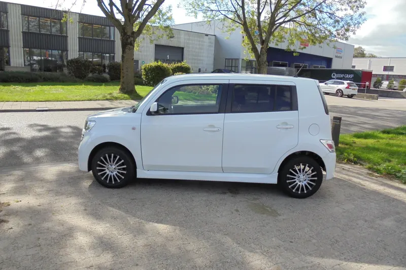Daihatsu Materia (2010)