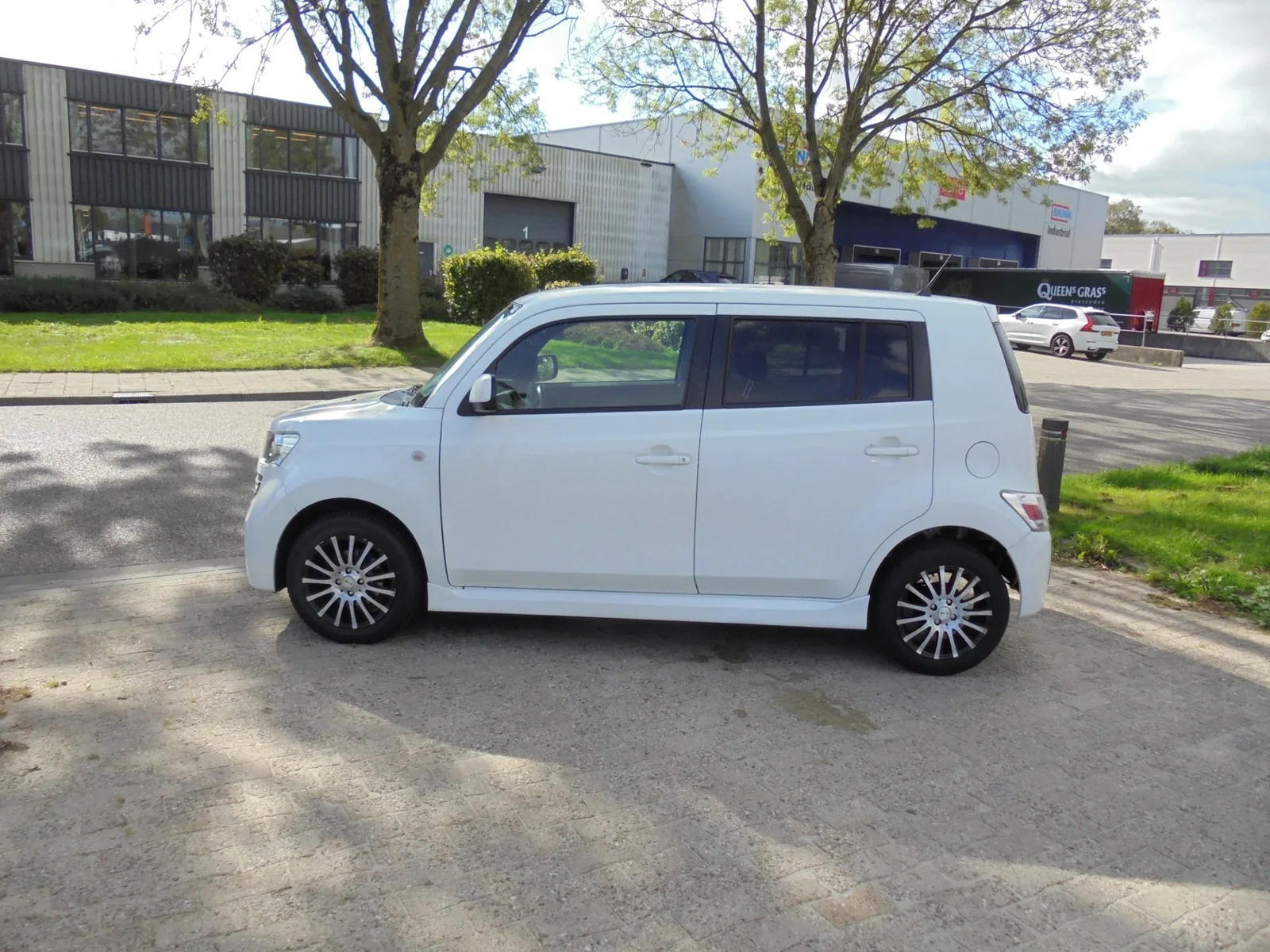 Daihatsu Materia (2010) — foto 1