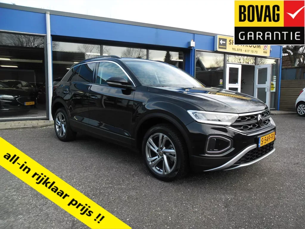 Volkswagen T-Roc (2023) — foto 1