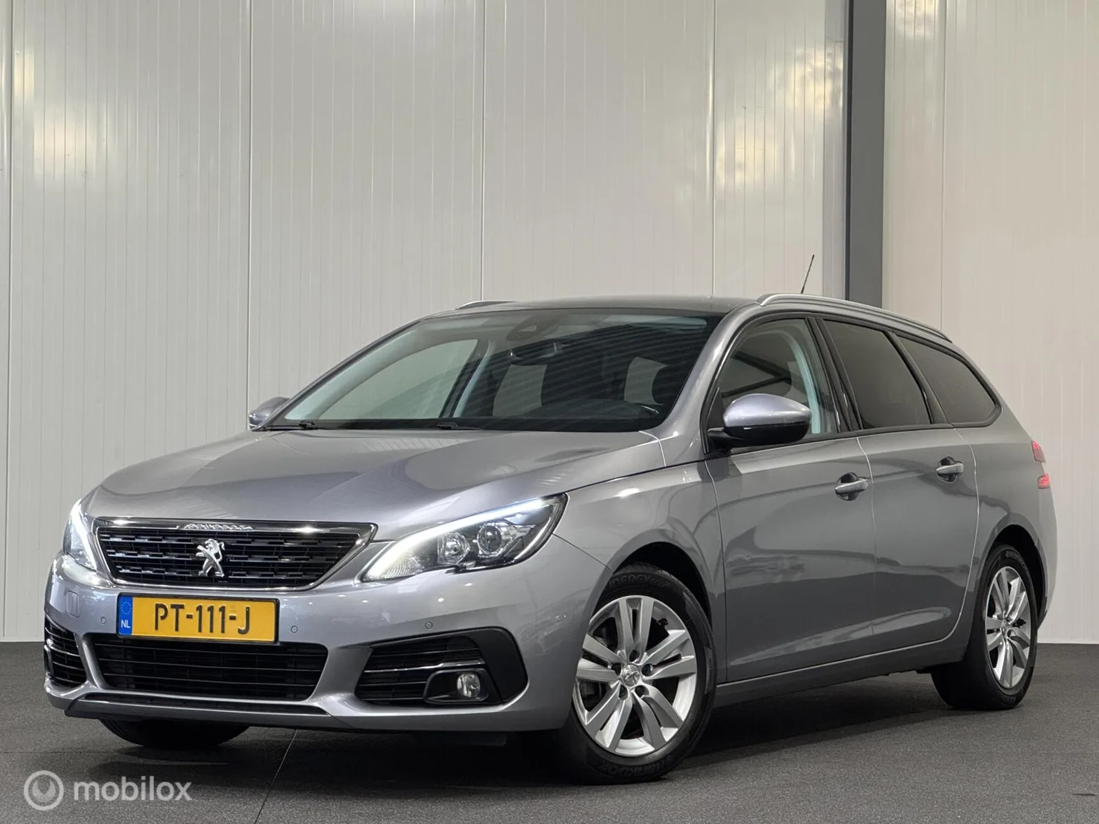 Peugeot 308 (2017) — foto 1