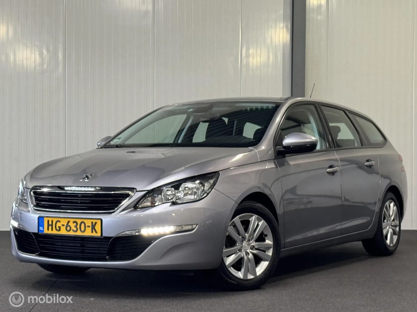Peugeot 308 (2015) — foto 1
