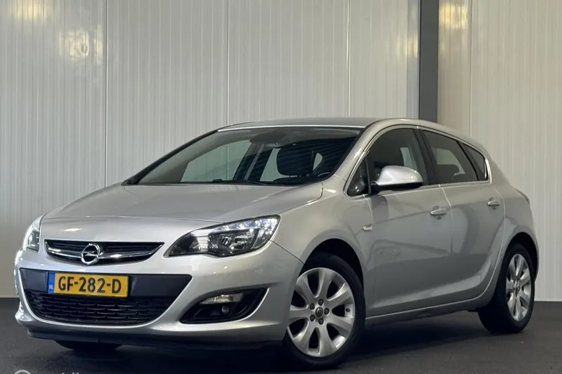 Opel Astra (2015)