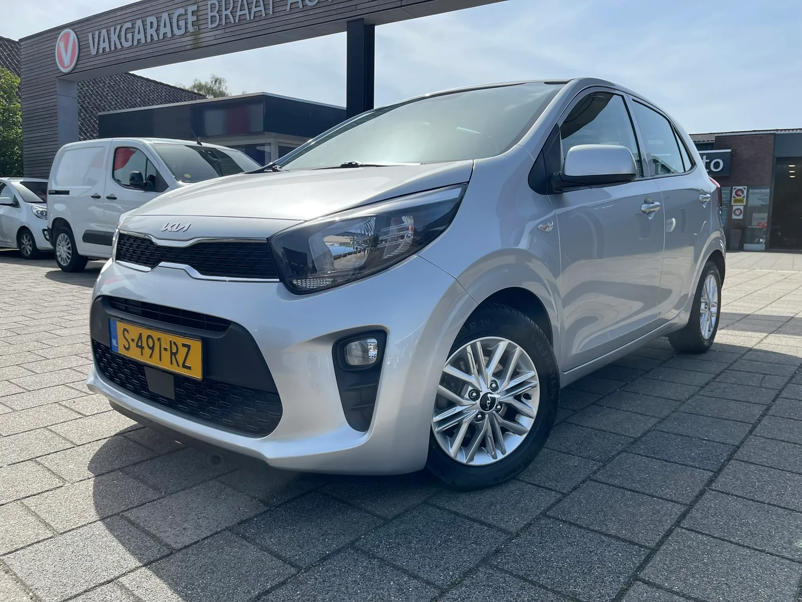 Kia Picanto (2023) — foto 1
