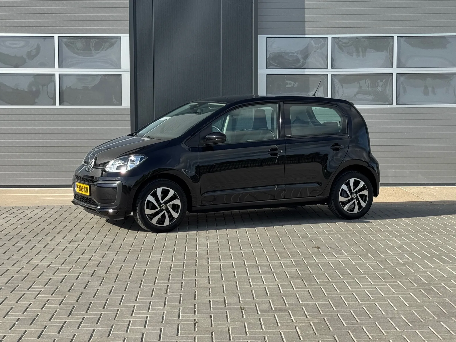Volkswagen Up! (2021) — foto 1