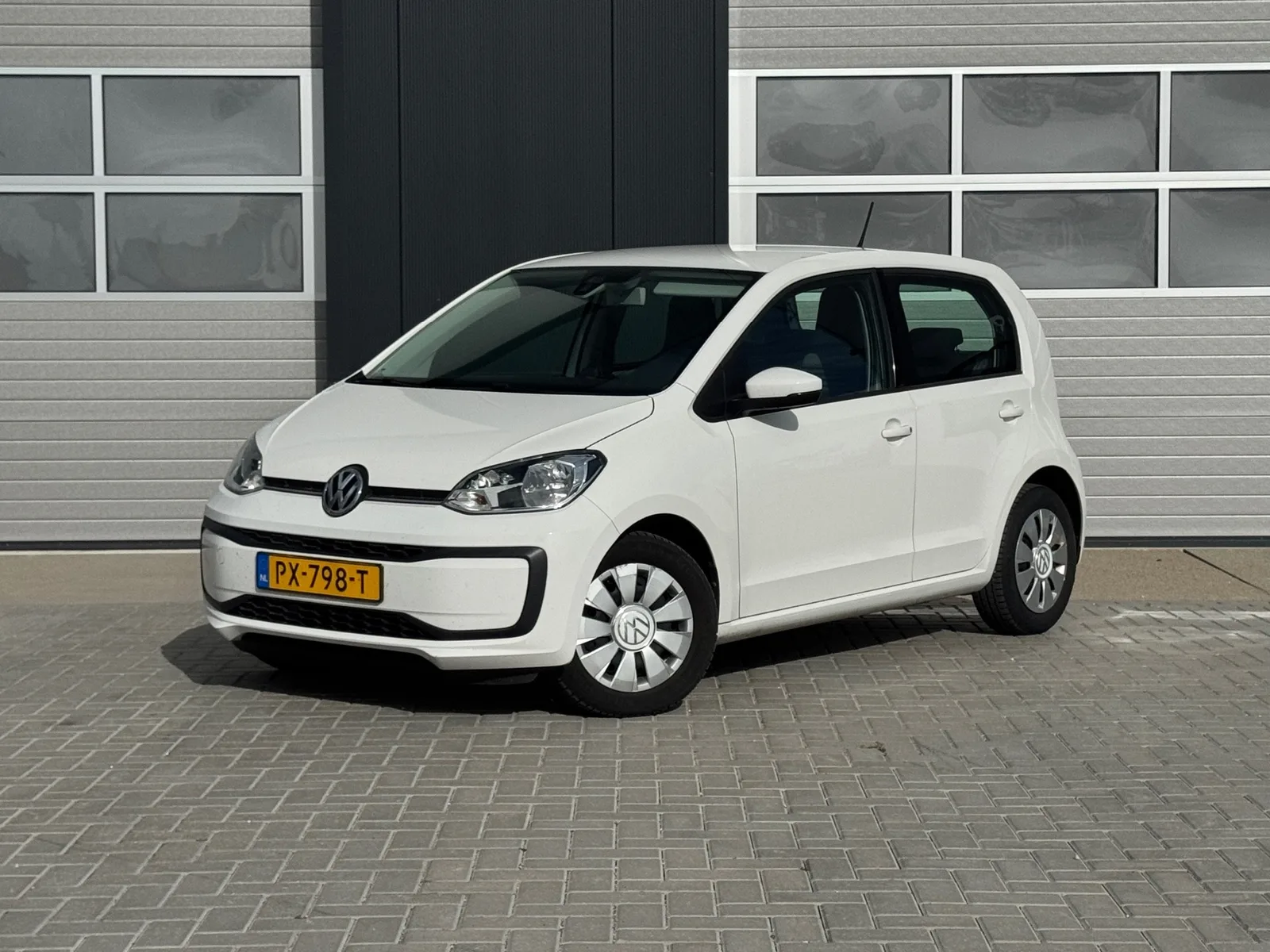 Volkswagen Up! (2017) — foto 1