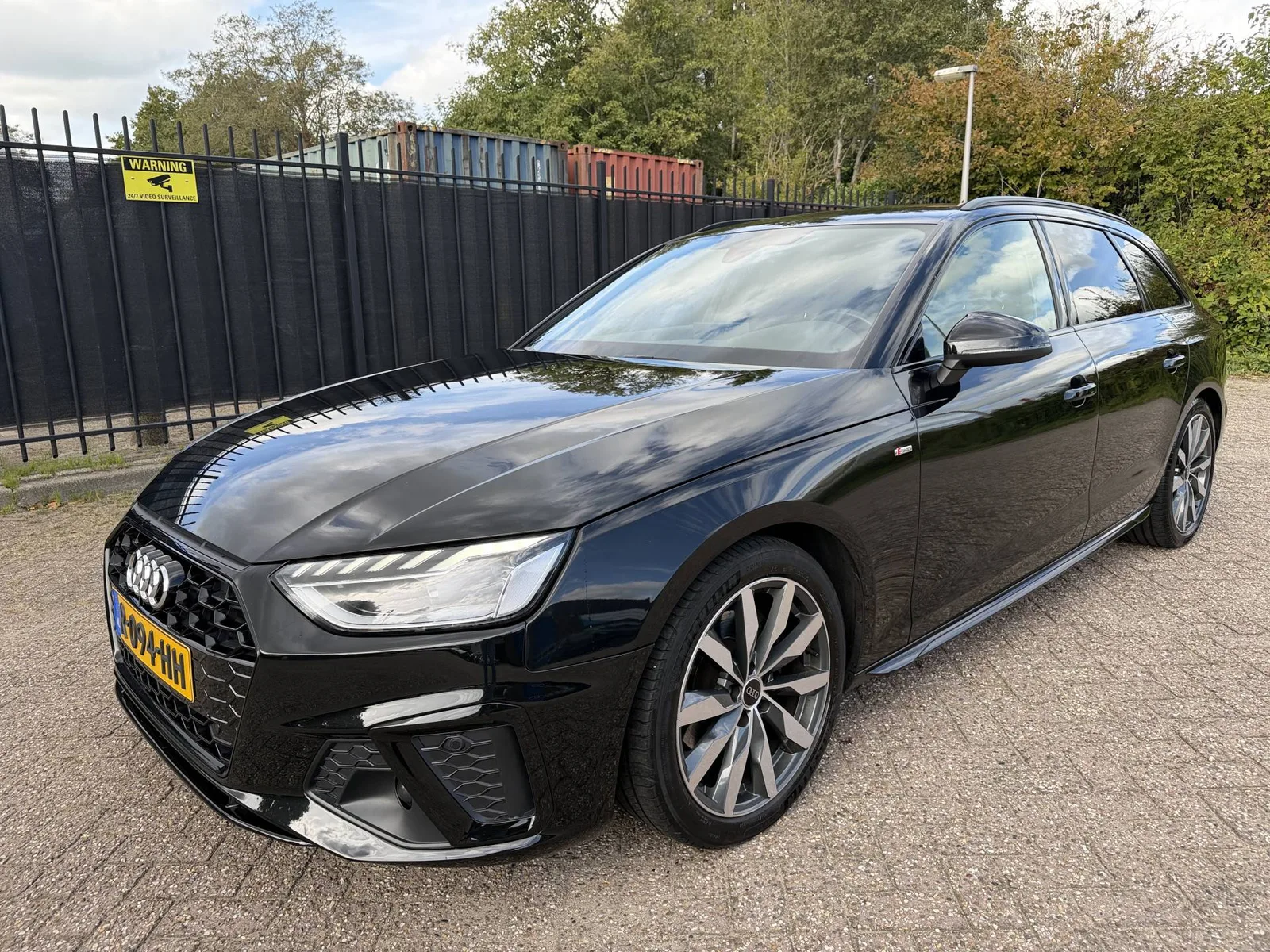 Audi A4 (2022) — foto 1
