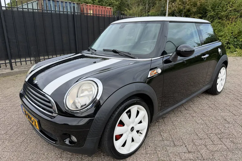 MINI One (2009)