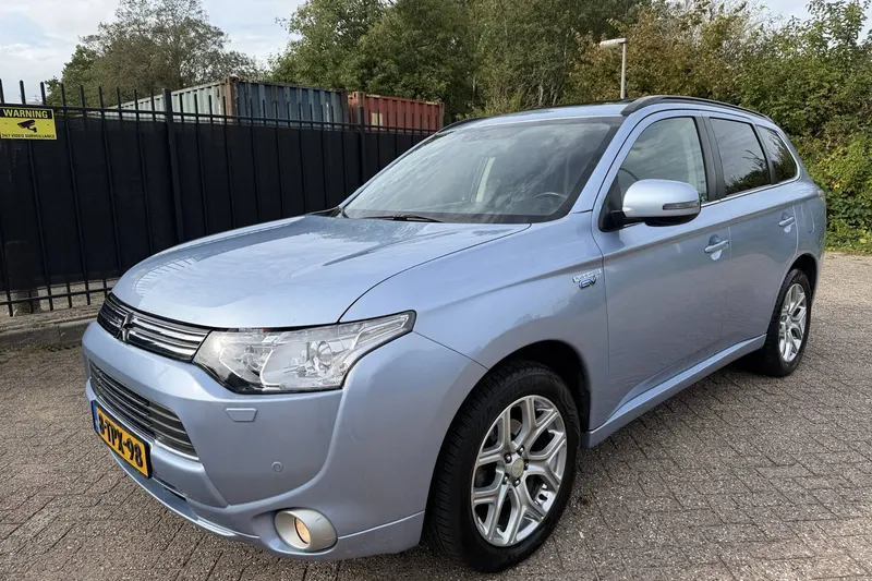 Mitsubishi Outlander (2014)