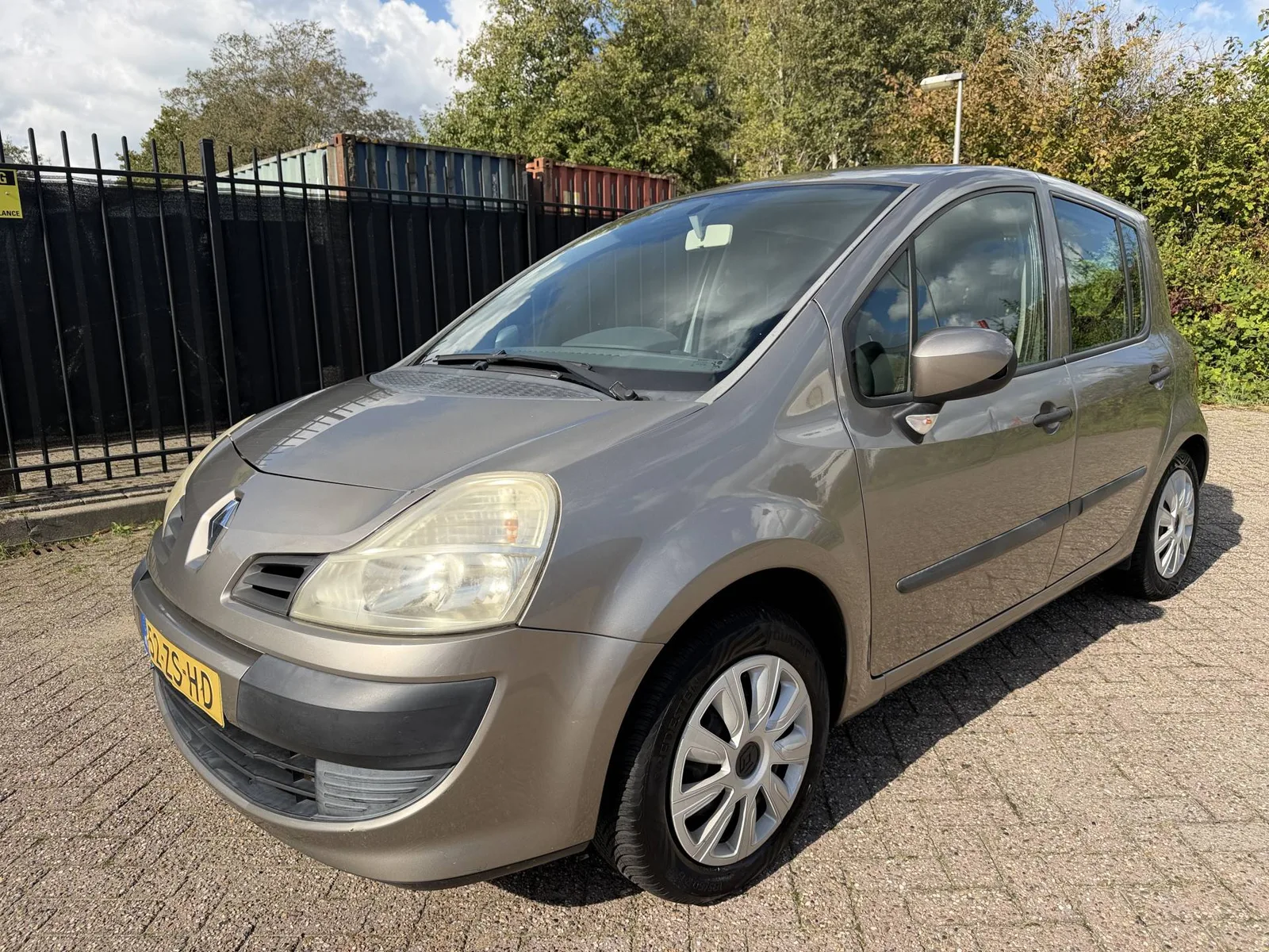 Renault Modus (2008) — foto 1