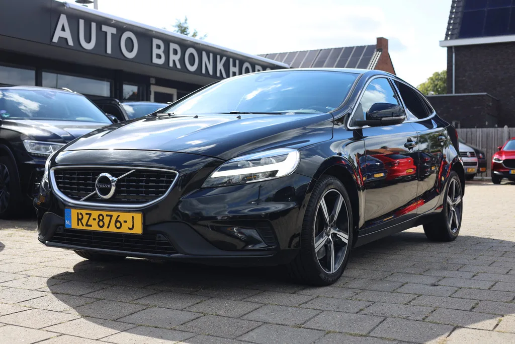 Volvo V40 (2018) — foto 1