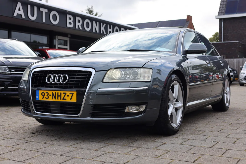 Audi A8 (2008) — foto 1