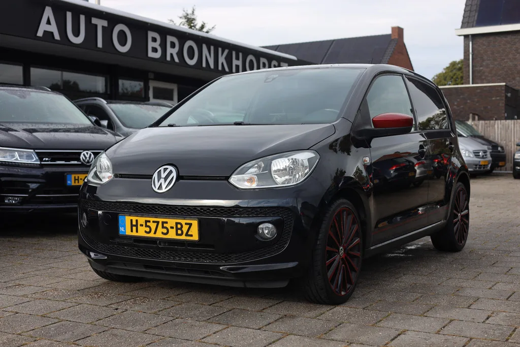 Volkswagen Up! (2016) — foto 1