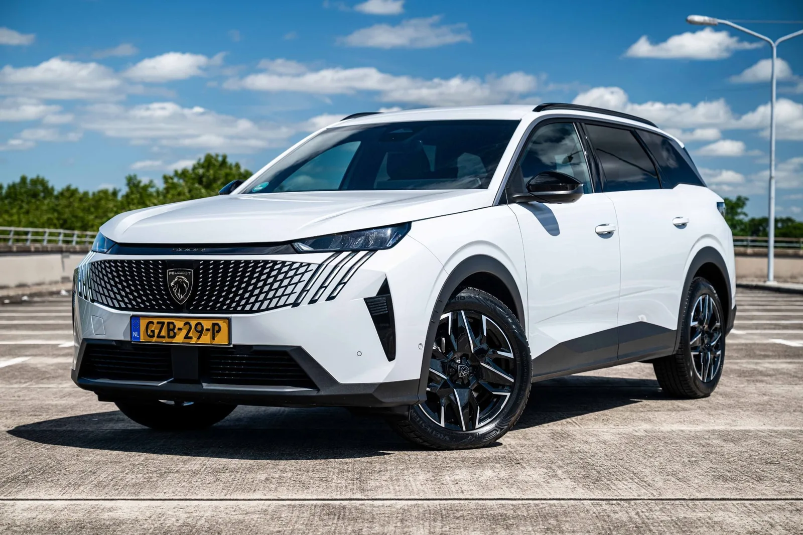 Peugeot 5008 (2025) — foto 1