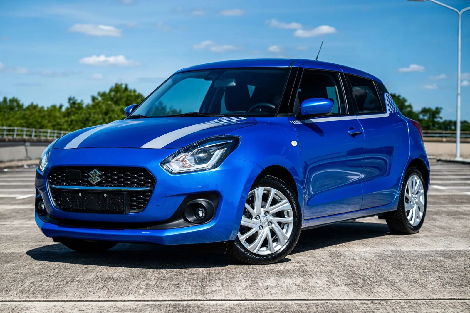 Suzuki Swift (2023) — foto 1