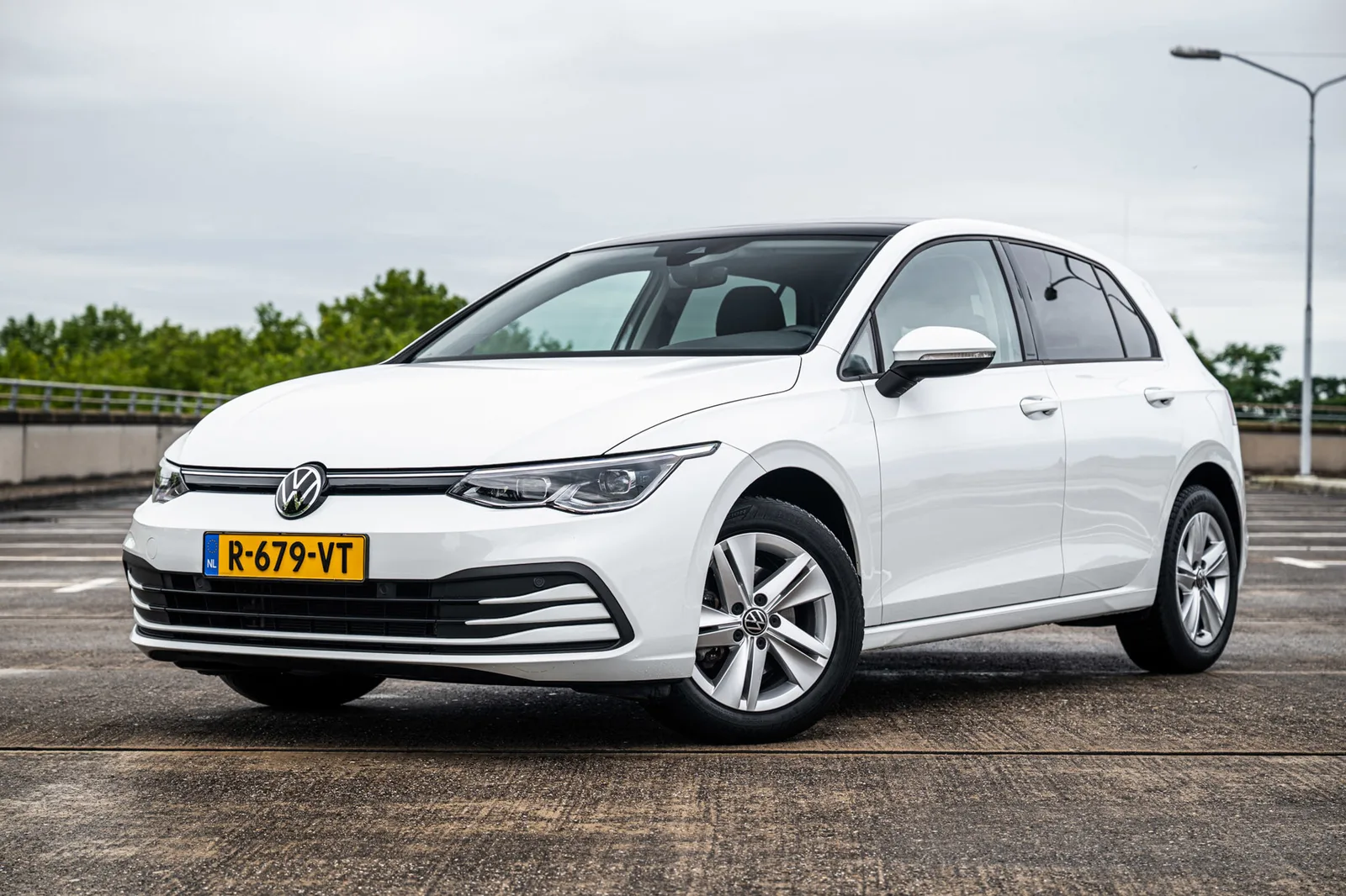 Volkswagen Golf (2022) — foto 1