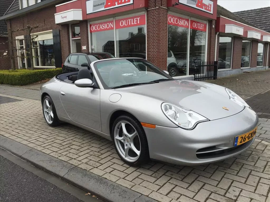 Porsche 911 (2002) — foto 1