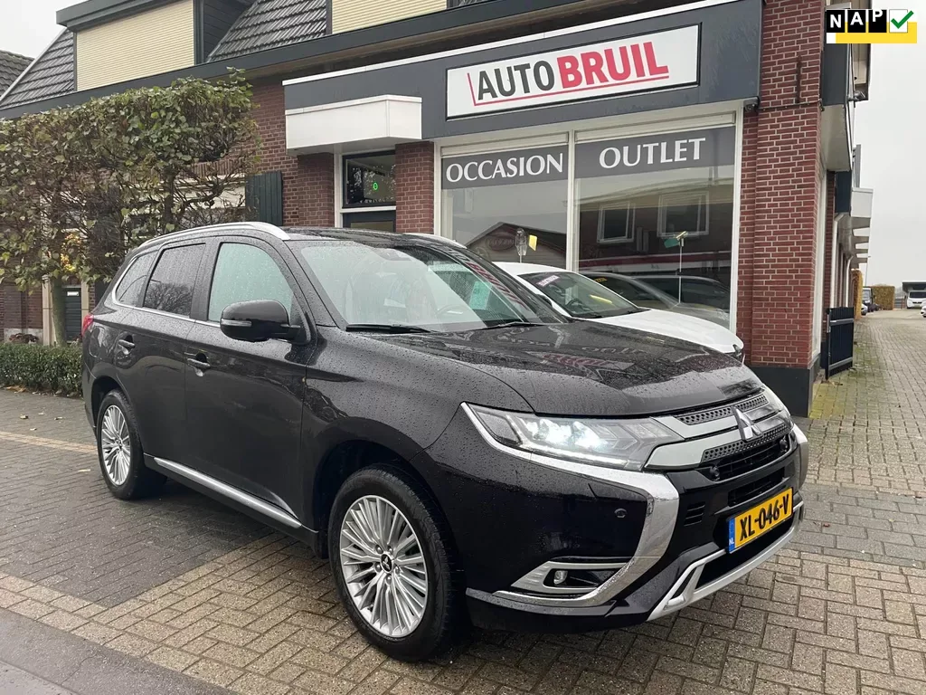 Mitsubishi Outlander (2019) — foto 1