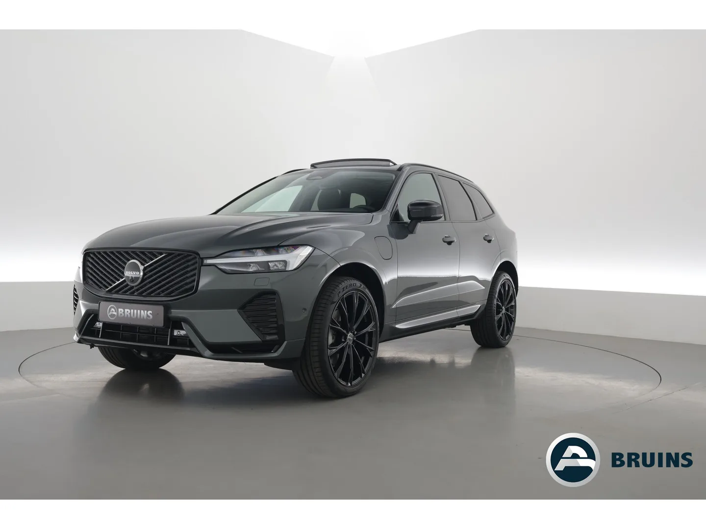 Volvo XC60 (2025) — foto 1