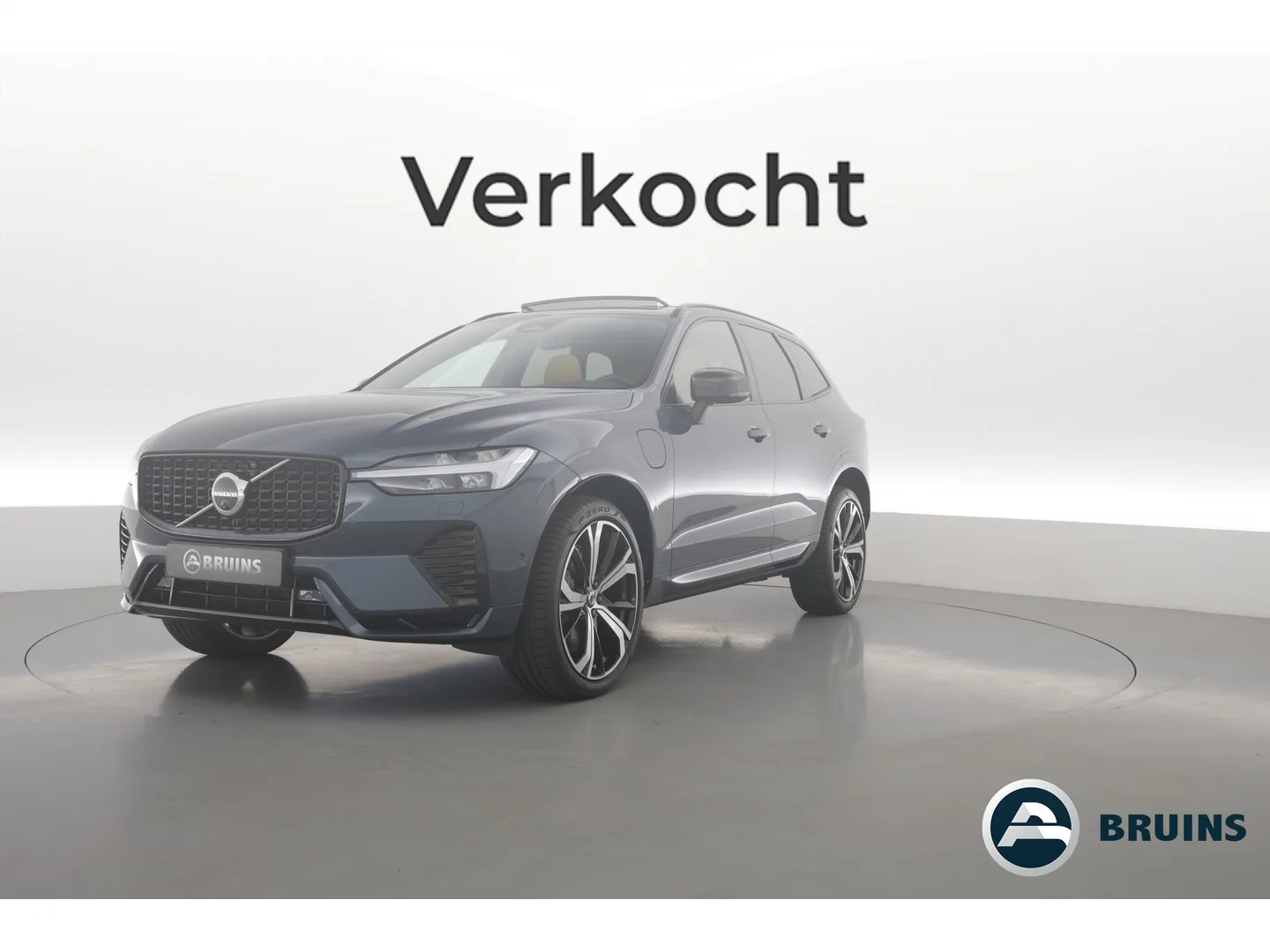 Volvo XC60 (2025) — foto 1