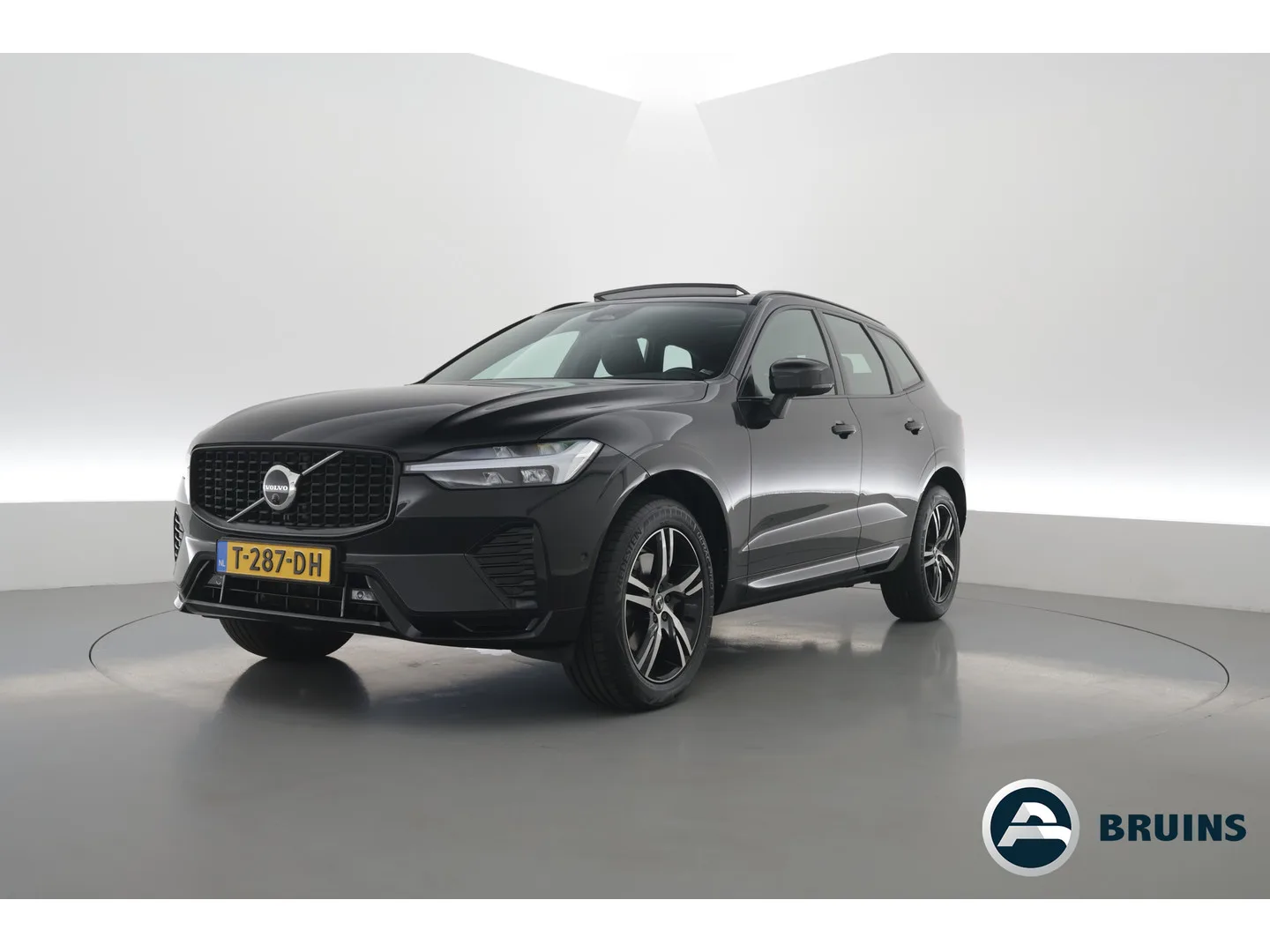 Volvo XC60 (2022) — foto 1