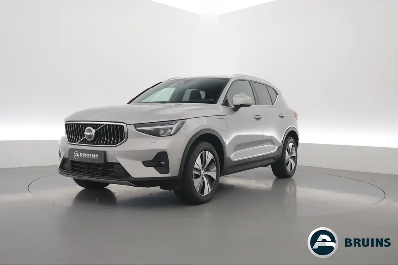 Volvo XC40 (2023)