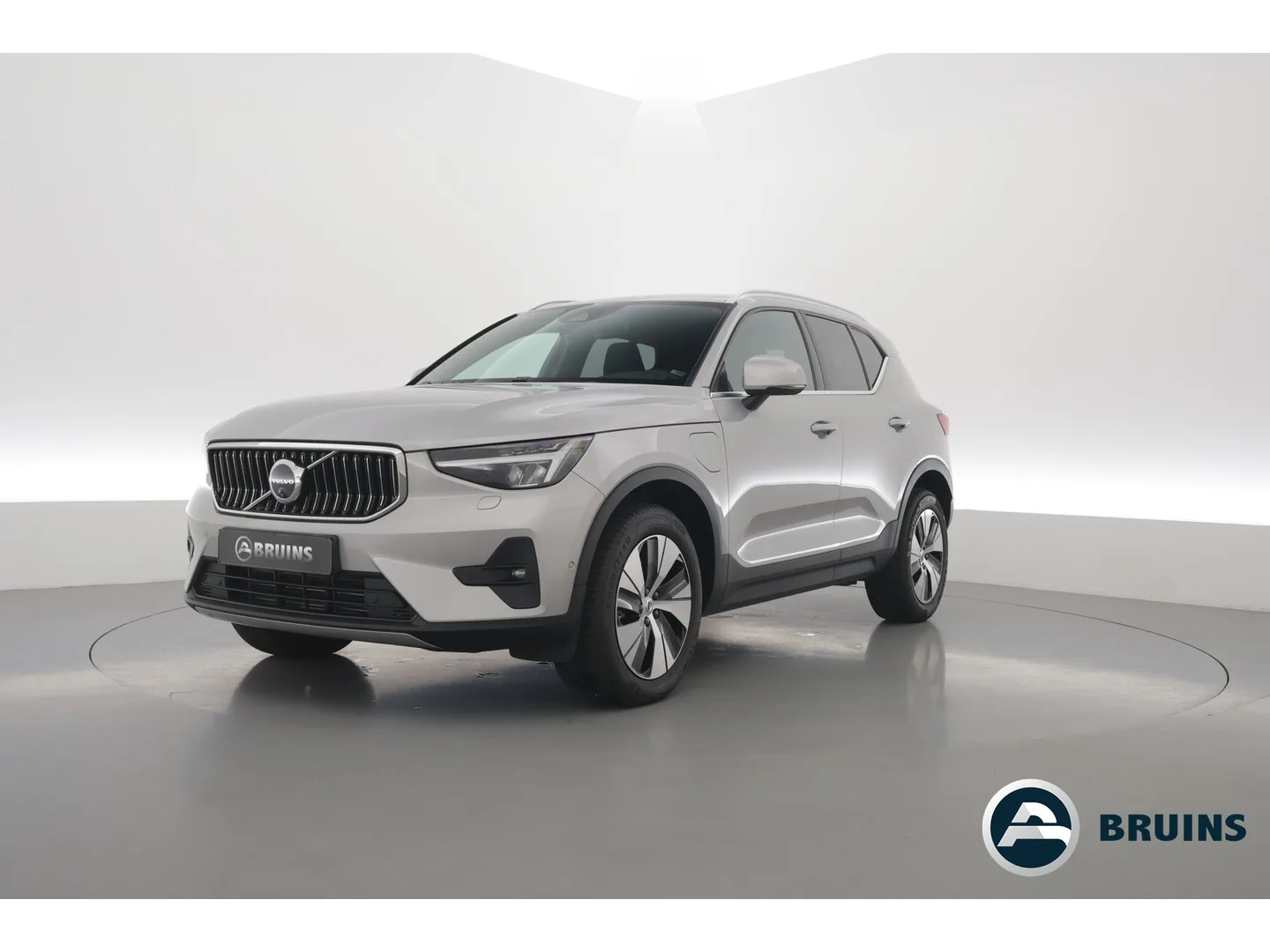 Volvo XC40 (2023) — foto 1