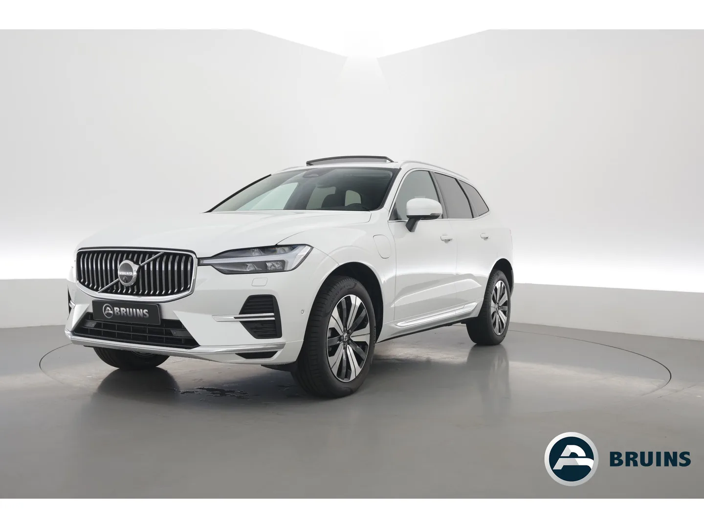Volvo XC60 (2025) — foto 1