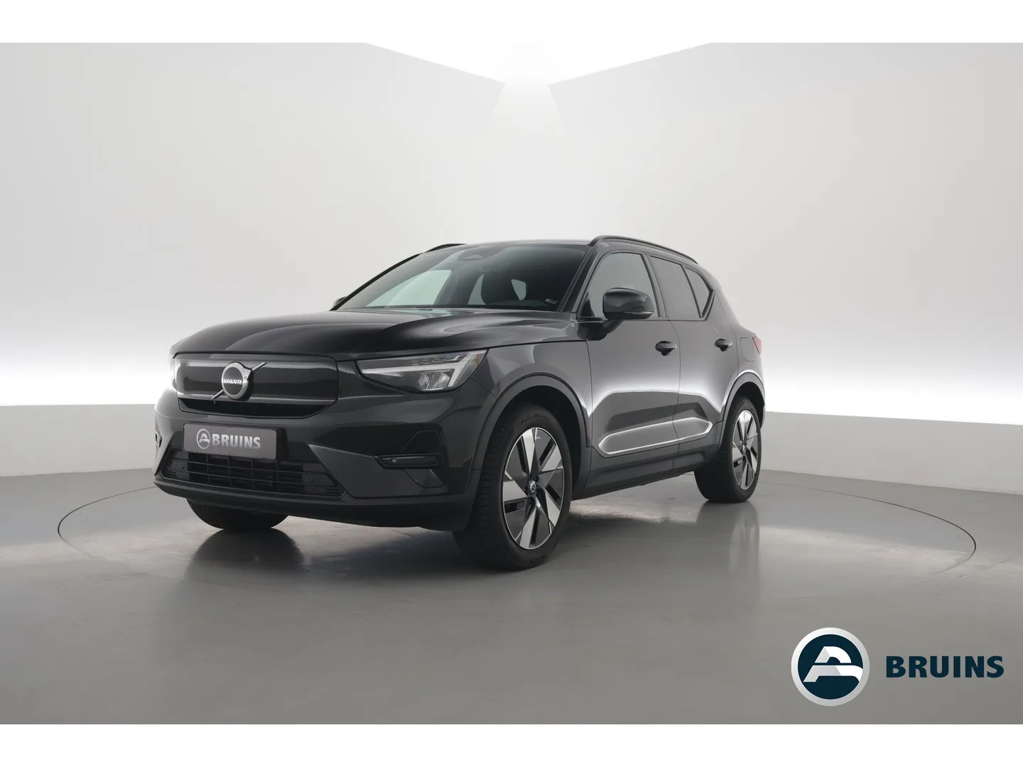 Volvo XC40 (2023) — foto 1